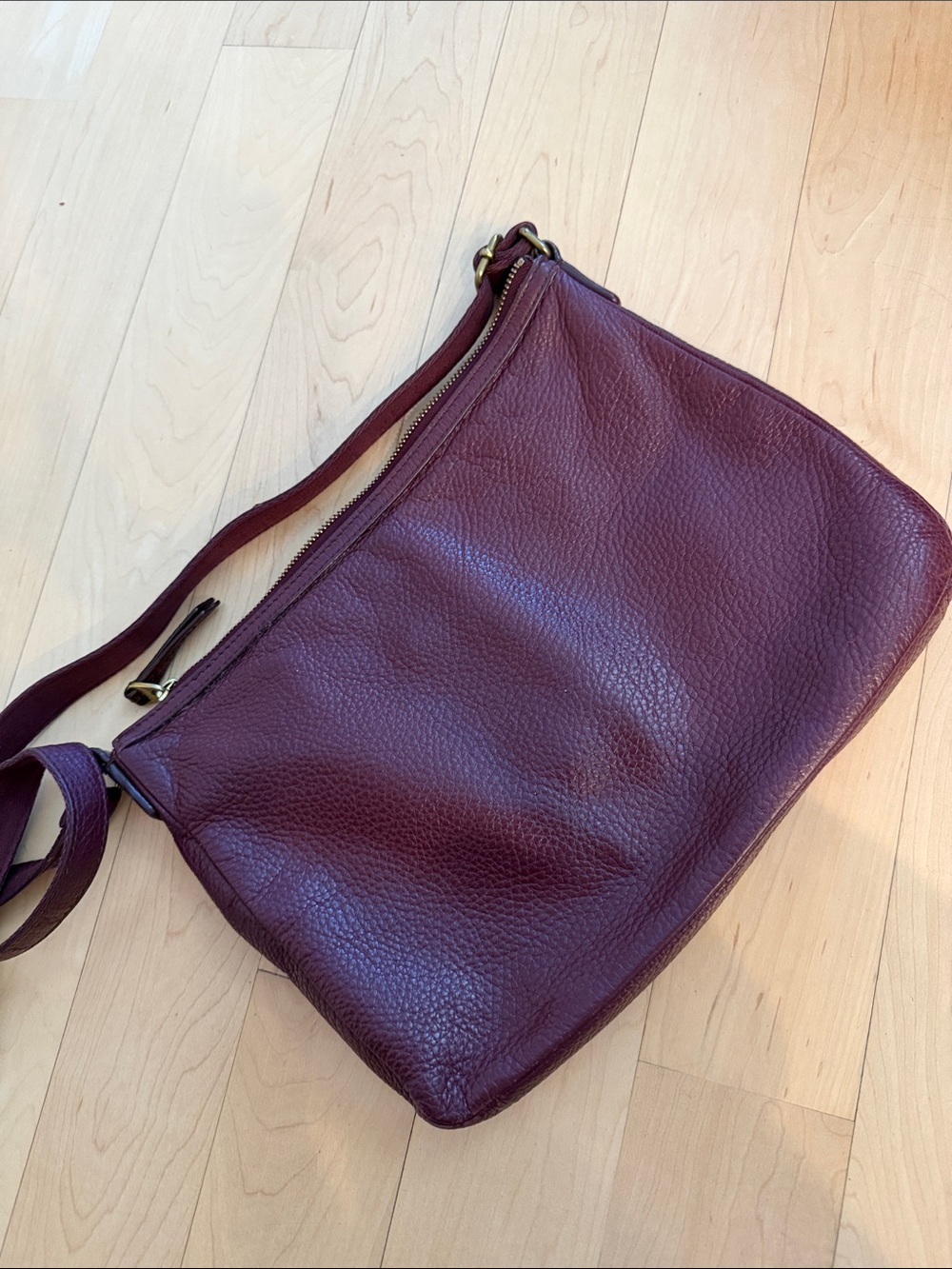 Fossil Women's Pebbled Leather Crossbody Bag in Deep Burgundy - Picture 8 of 8